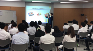 入社してすぐに部長・経営者クラスと戦う